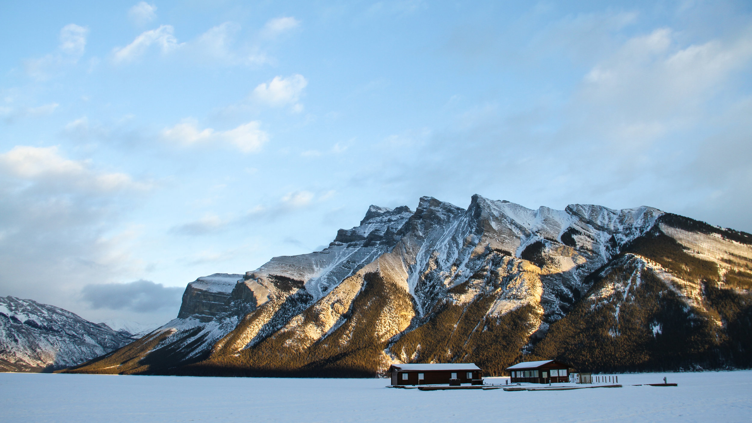 Lake Minnewanka.jpg